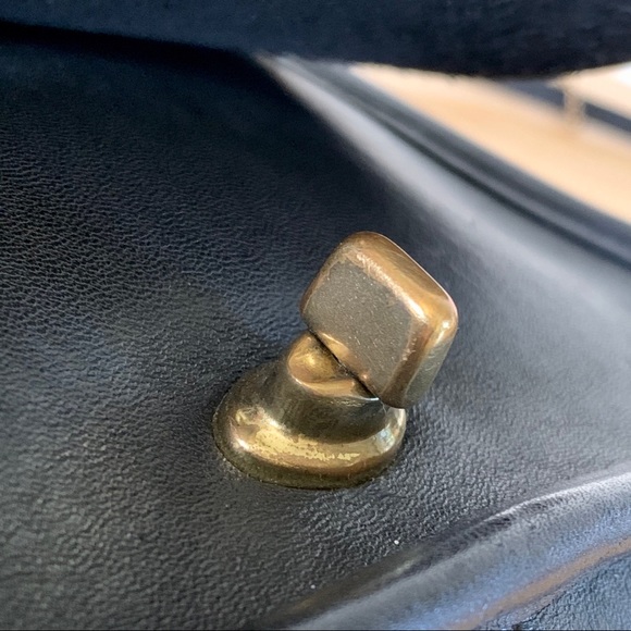 On Hold. Vintage Coach Crossbody - Picture 10 of 14